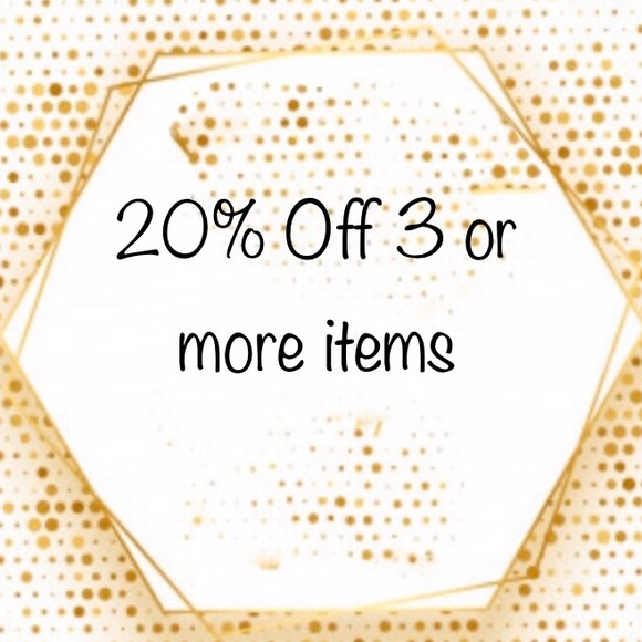 ✨Silver Crab Earrings ✨ - Picture 4 of 4